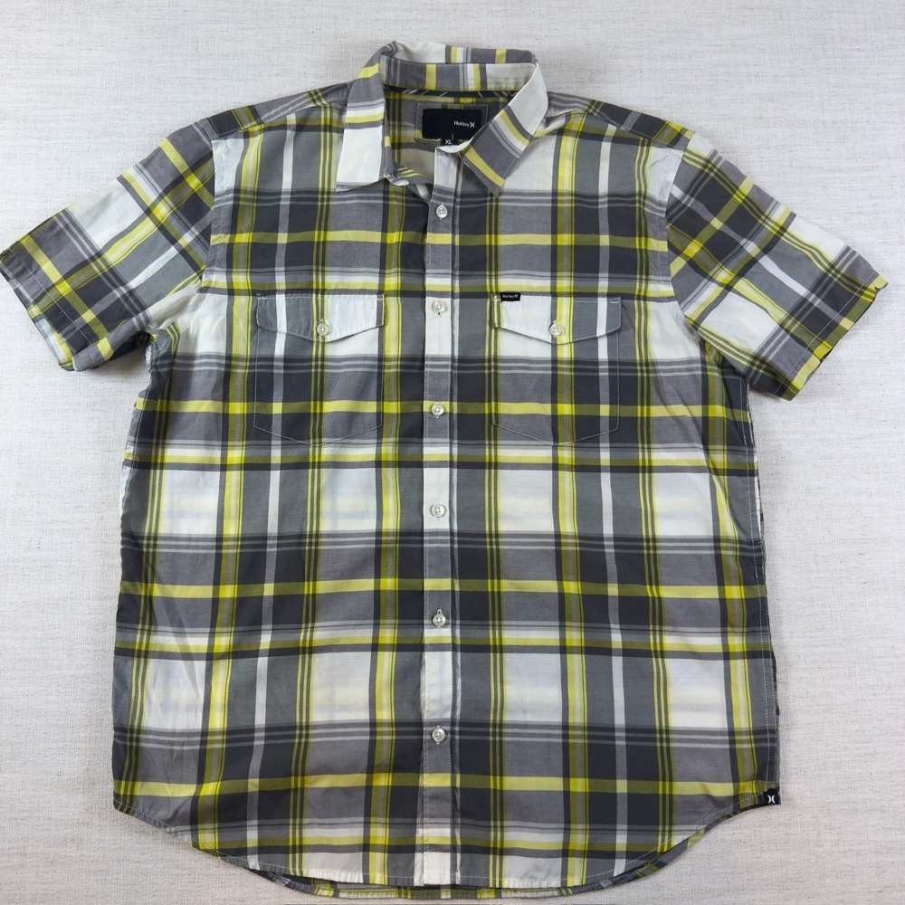 Hurley Mens XL Short Sleeve Button Down Shirt Plaid Grey Yellow Casual Pocket